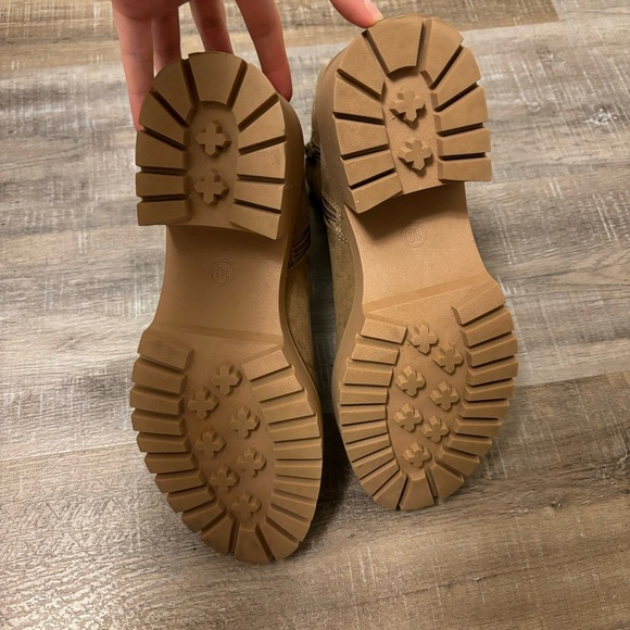 Universal Thread Crispin Chelsea Boot Chunky Heel Tan Memory Foam Insole Fall 10 - Picture 9 of 10